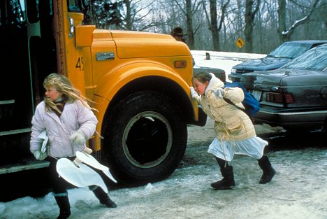 Ariana Richards, Rebecca Harrell Tickell - Prancer - De la película