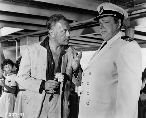 Curd Jürgens, Orson Welles - Ferry to Hong Kong - Z filmu