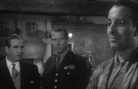 Donald Wolfit, Christopher Lee - The Traitor - Z filmu