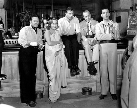George Raft, Carole Lombard, Gary Cooper, Charles Butterworth, Fred MacMurray - Ames à la mer - Tournage