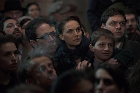 Gilad Kahana, Natalie Portman, Amir Tessler - Sipour al ahava va'khoshekh - Van film