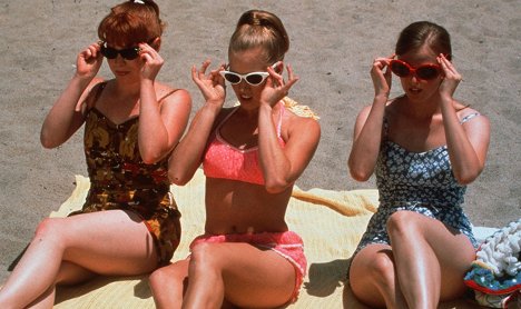 Lauren Ambrose, Amy Adams, Kathleen Robertson - Psycho Beach Party - Z filmu