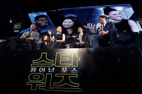 John Boyega, Daisy Ridley, Adam Driver, J.J. Abrams - Star Wars: Síla se probouzí - Z akcí
