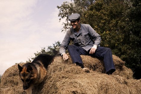 Bas Muijs - Snuf de hond en de jacht op vliegende Volckert - Kuvat elokuvasta