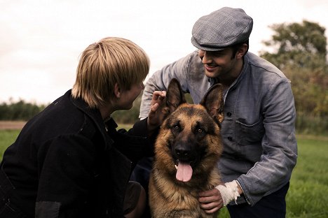 Tom van Kalmthout, Bas Muijs - Snuf de hond en de jacht op vliegende Volckert - De la película