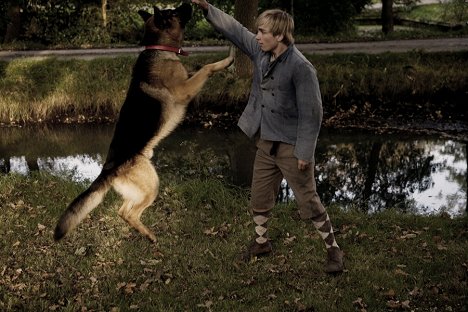 Tom van Kalmthout - Snuf de hond en de jacht op vliegende Volckert - Kuvat elokuvasta