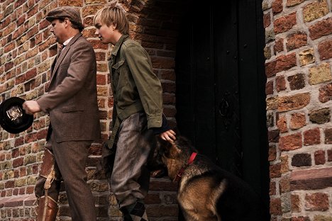 Tom van Kalmthout - Snuf de hond en de jacht op vliegende Volckert - Kuvat elokuvasta