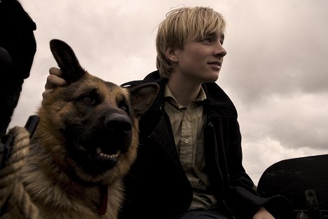 Tom van Kalmthout - Snuf de hond en de jacht op vliegende Volckert - De la película