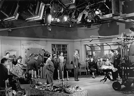 Alfred Hitchcock, James Stewart, Joan Chandler, Douglas Dick, Cedric Hardwicke, Constance Collier, Farley Granger, John Dall - Rope - Making of