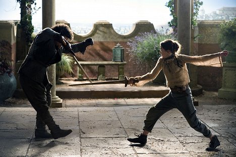 Miltos Yerolemou, Maisie Williams - Game of Thrones - Lord Snow - Photos