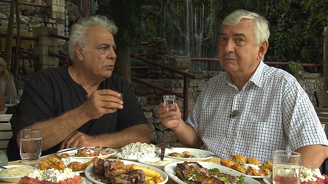 George Agathonikiadis, Miroslav Donutil - Vůně krétské kuchyně s Miroslavem Donutilem - Z filmu