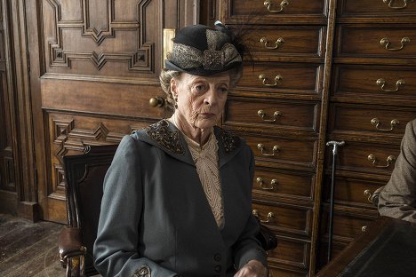 Maggie Smith - Downton Abbey - Episode 3 - Van film