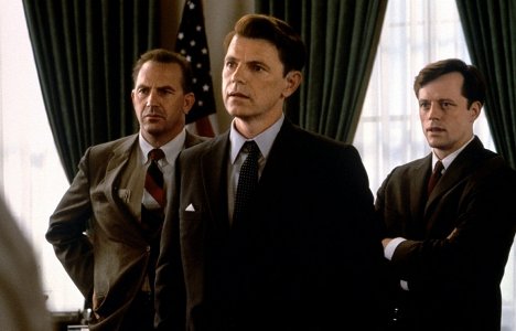 Kevin Costner, Bruce Greenwood, Steven Culp - Třináct dní - Z filmu