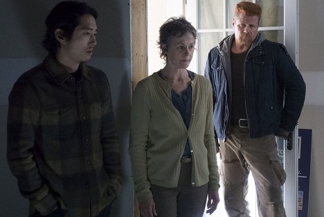 Steven Yeun, Melissa McBride, Michael Cudlitz - Żywe trupy - Pokonaj - Z filmu