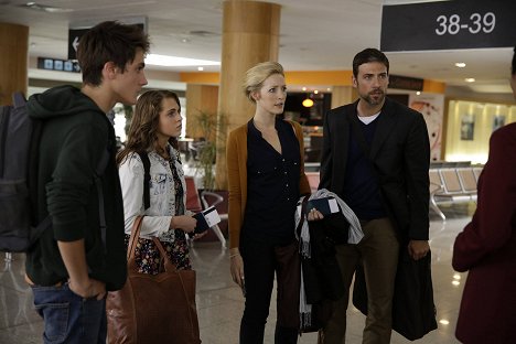 Noah Silver, Anne Winters, Jennifer Finnigan, Adam Rayner - Tyran - Pilot - Z filmu