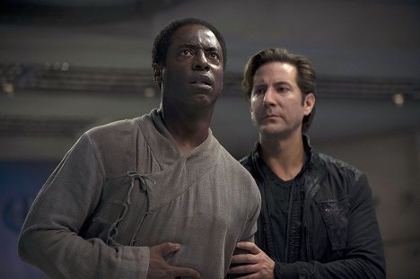 Isaiah Washington, Henry Ian Cusick - The 100 - Earth Skills - Photos