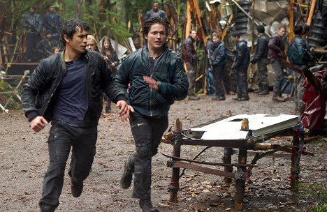 Bob Morley, Thomas McDonell - The 100 - We Are Grounders: Part 2 - Photos