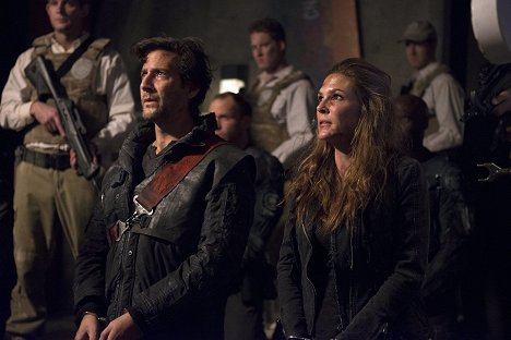 Henry Ian Cusick, Paige Turco - The 100 - Blood Must Have Blood: Part 2 - Photos