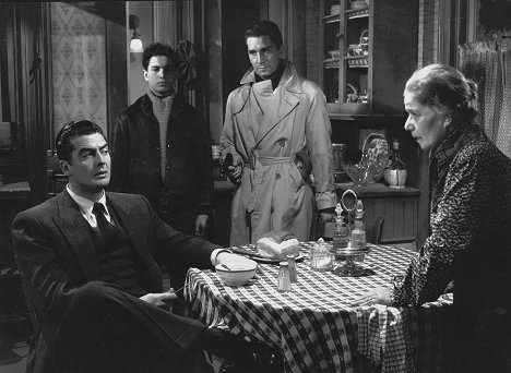 Victor Mature, Tommy Cook, Richard Conte - Cry of the City - Photos