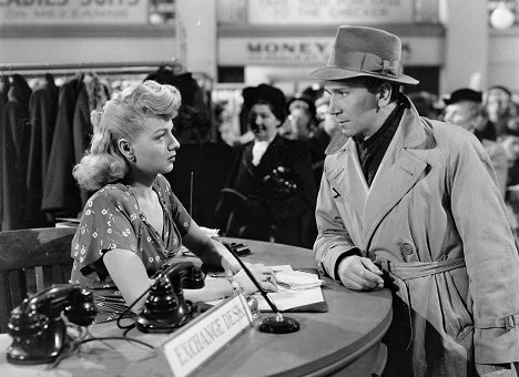 Shelley Winters, Richard Conte - Cry of the City - Photos
