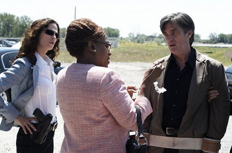 Joanne Kelly, CCH Pounder, Roger Rees - Warehouse 13 - MacPherson - Photos