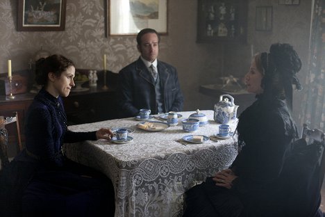 Amanda Hale, Matthew Macfadyen - Ripper Street - König Cholera - Filmfotos