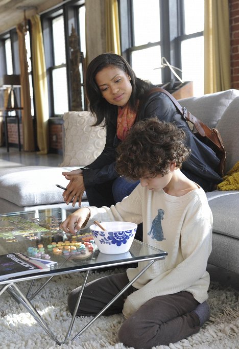 Gugu Mbatha-Raw, David Mazouz - Touch - Tales of the Red Thread - Film