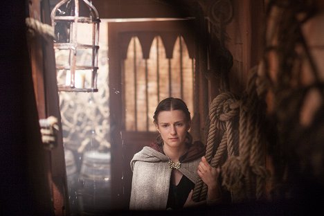 Faye Marsay - The White Queen - The Storm - Photos