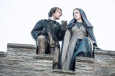 Alfie Allen, Sophie Turner - Game of Thrones - Mother's Mercy - Photos