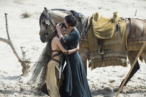 Rosabell Laurenti Sellers, Indira Varma - Game of Thrones - The Sons of the Harpy - Photos