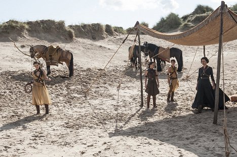 Jessica Henwick, Keisha Castle-Hughes, Rosabell Laurenti Sellers, Indira Varma - Game of Thrones - The Sons of the Harpy - Photos