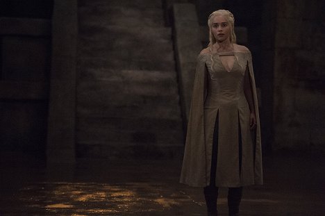 Emilia Clarke - Game of Thrones - The Wars to Come - Photos