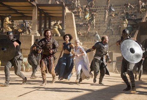 Michiel Huisman, Nathalie Emmanuel, Emilia Clarke, Iain Glen - Hra o trůny - Tanec draků - Z filmu