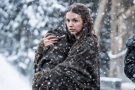 Hannah Murray - Game of Thrones - The Gift - Photos