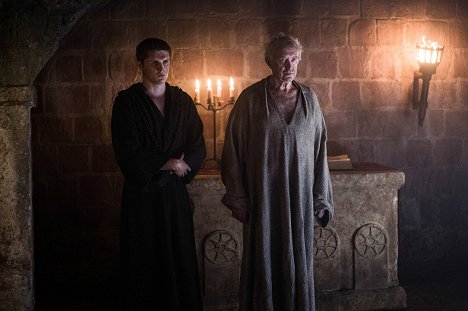 Eugene Simon, Jonathan Pryce - Game Of Thrones - Das Geschenk - Filmfotos