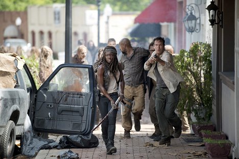 Danai Gurira, Jay Huguley - The Walking Dead - Köszönöm - Filmfotók