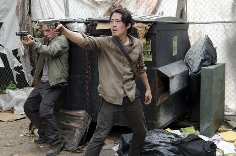 Michael Traynor, Steven Yeun - The Walking Dead - Danke - Filmfotos