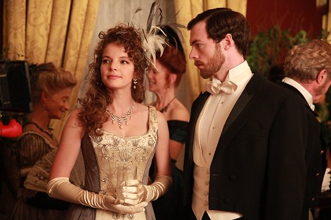 Yvonne Catterfeld, Dominic Thorburn - A Dangerous Fortune - De la película