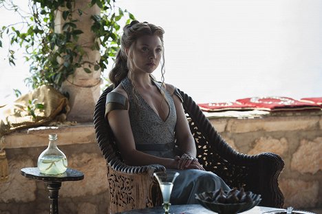 Natalie Dormer - Game of Thrones - Two Swords - Photos