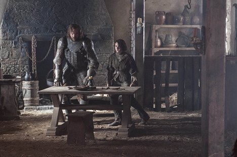Rory McCann, Maisie Williams - Game Of Thrones - Zwei Schwerter - Filmfotos
