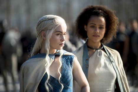 Emilia Clarke, Nathalie Emmanuel - Game of Thrones - Briseuse de Chaînes - Film