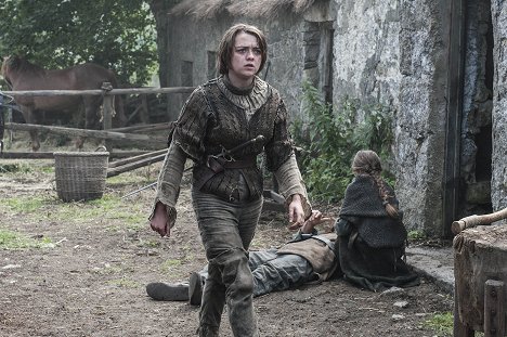 Maisie Williams - Game of Thrones - Breaker of Chains - Photos