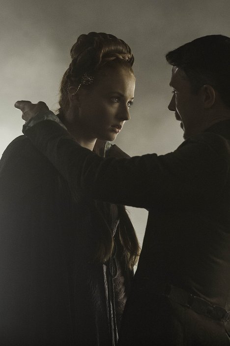 Sophie Turner, Aidan Gillen - Juego de tronos - Rompedora de cadenas - De la película