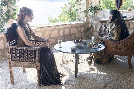 Natalie Dormer, Diana Rigg - Game of Thrones - Breaker of Chains - Photos