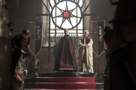 Dean-Charles Chapman, Paul Bentley - Game of Thrones - First of His Name - Photos