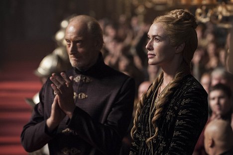 Charles Dance, Lena Headey - Game of Thrones - First of His Name - Van film
