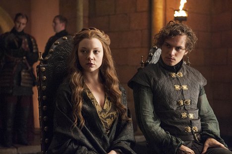 Natalie Dormer, Finn Jones - Game of Thrones - The Laws of Gods and Men - Photos