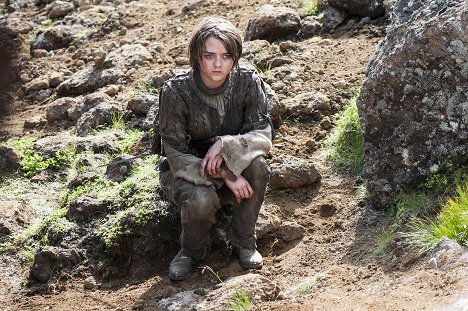 Maisie Williams - Game of Thrones - The Children - Photos