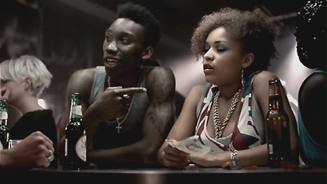 Nathan Stewart-Jarrett, Antonia Thomas - Misfits: Zmetci - Epizoda 4 - Z filmu