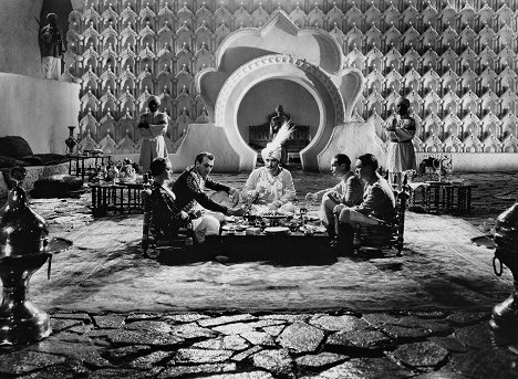 Kathleen Burke, Gary Cooper, Douglass Dumbrille, Franchot Tone, Richard Cromwell - Les Trois Lanciers du Bengale - Film